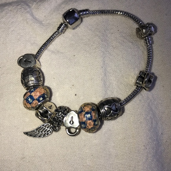 Charm bracelet - Picture 2 of 5